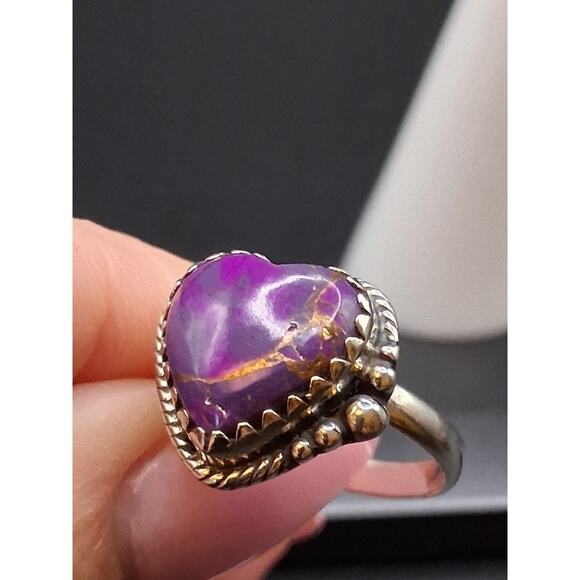 Purple Mojave Heart Ring, size 7.5, Sterling Silver, Southwest Style, Boho Chic - Picture 3 of 7
